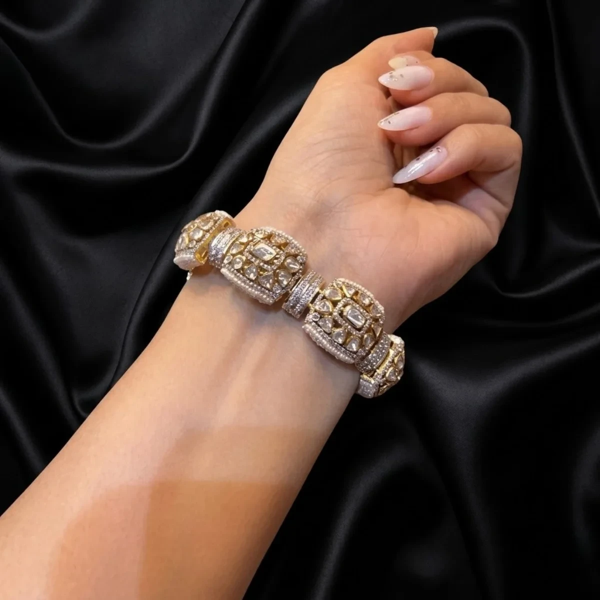 Floral Pattern Diamond Polki Bracelet