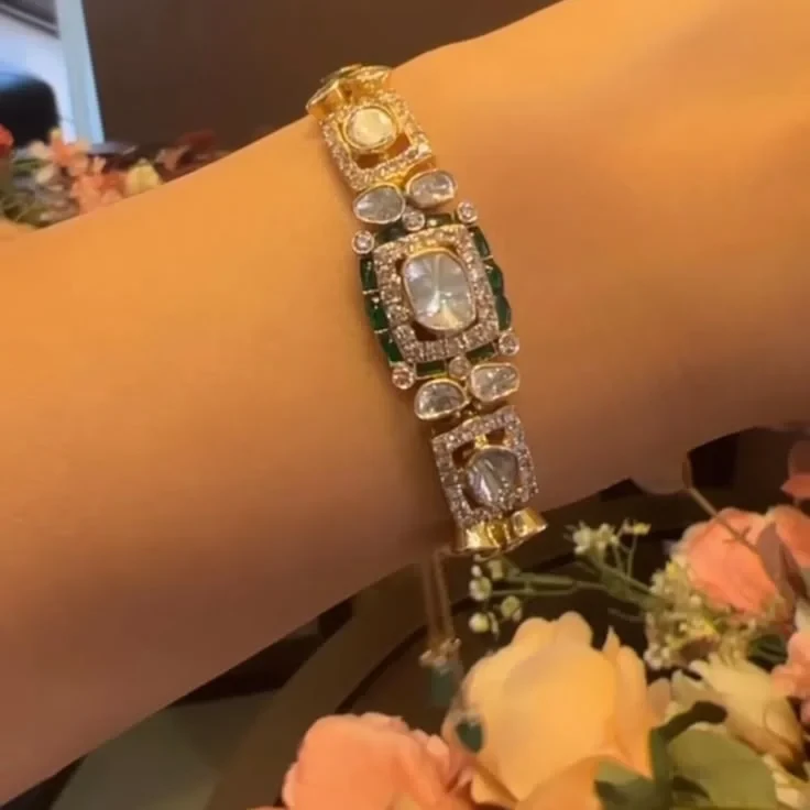 Elegant Diamond & Emerald Gold Polki Bracelet