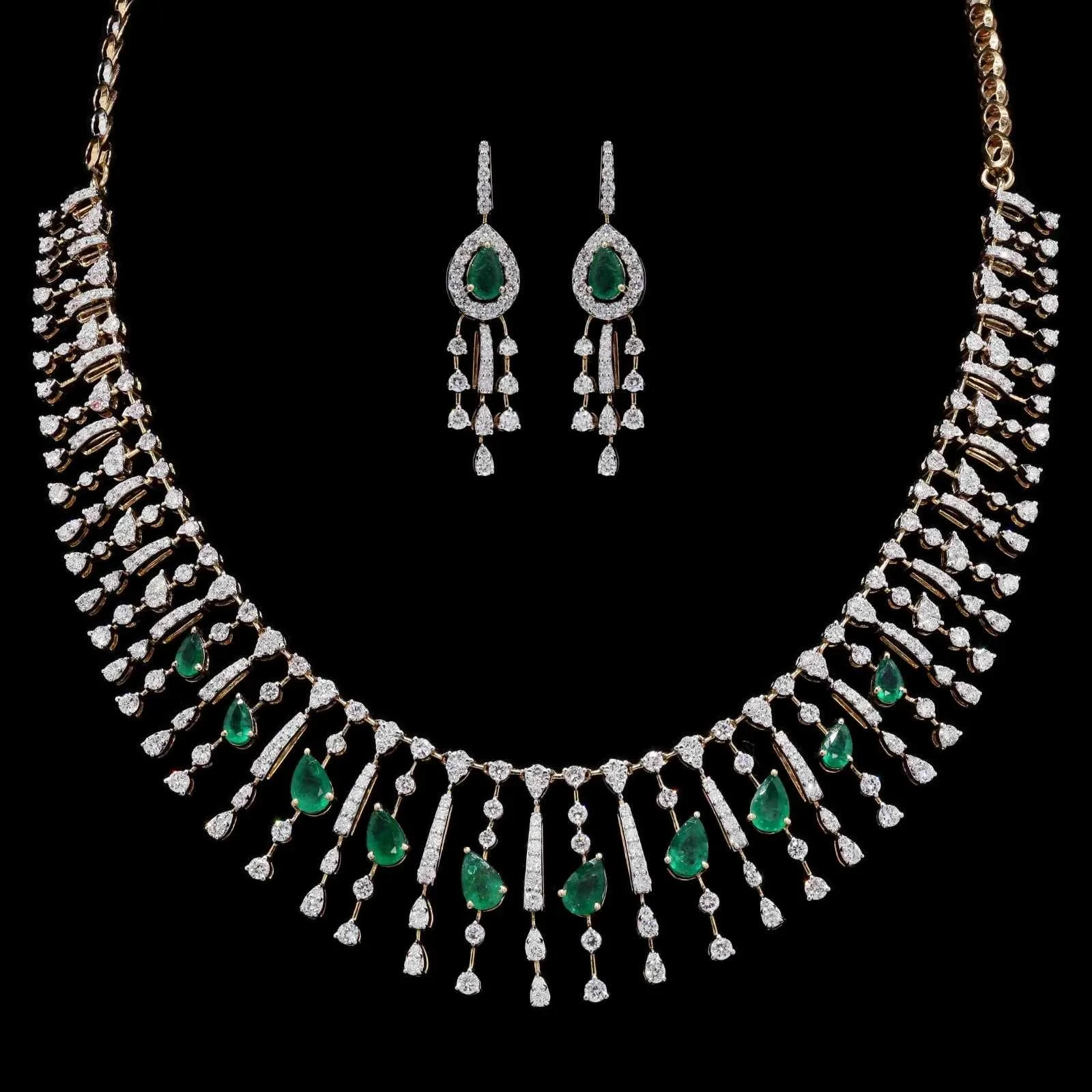 Emerald Glow Necklace Set