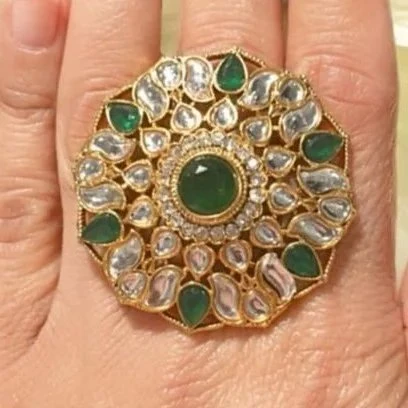 Royal Emerald Halo Polki Ring